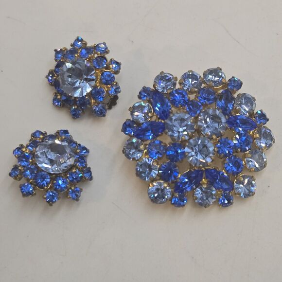 Vintage Made In Austria Blue Rhinestone Brooch Pin Earring Set Aurora Borealis - Picture 1 of 9
